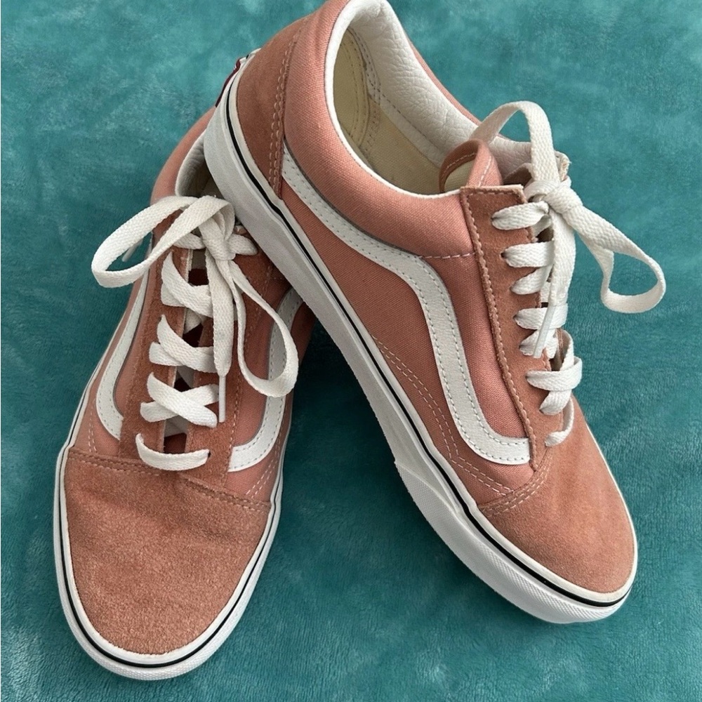 Vans Salmon Pink Women’s Shoes Size 9